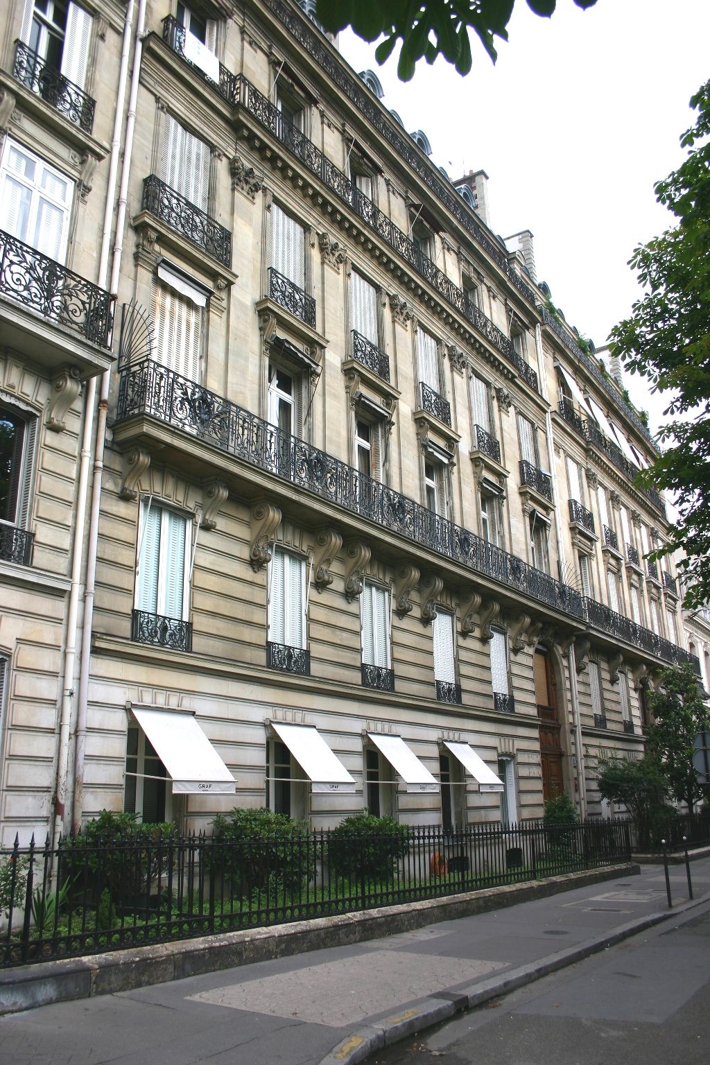 Just Lucas-Championniere's home, Paris (1).JPG